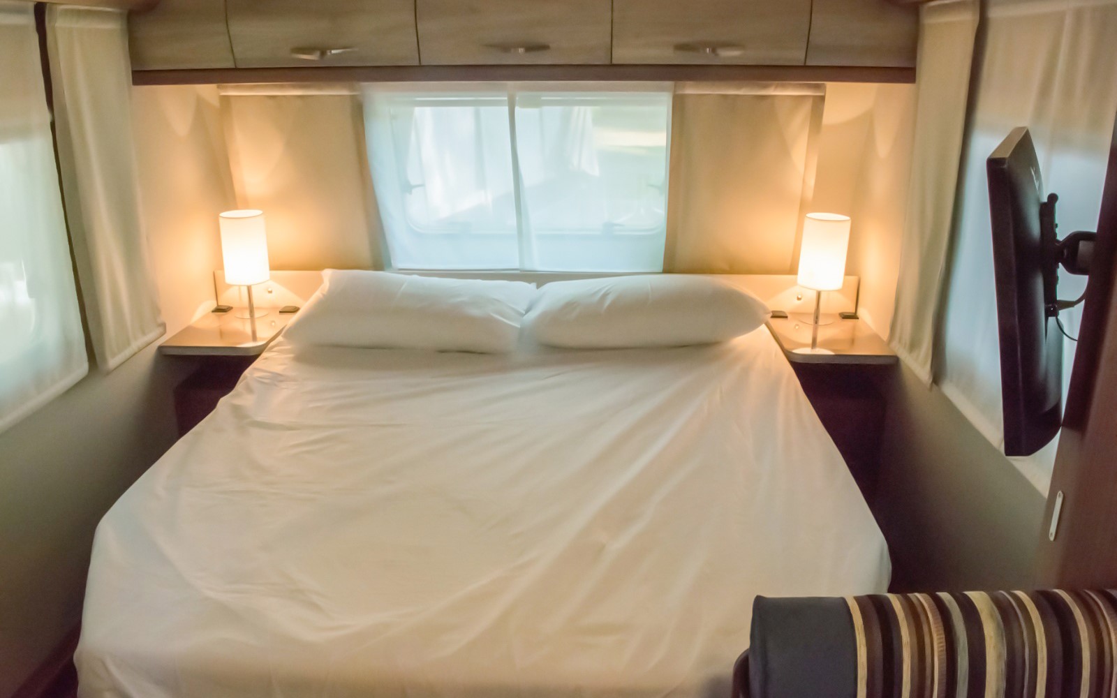 7-Bett-Bedroom-Camera-Caravan-Tabbert-Dei-Fiori-Camping